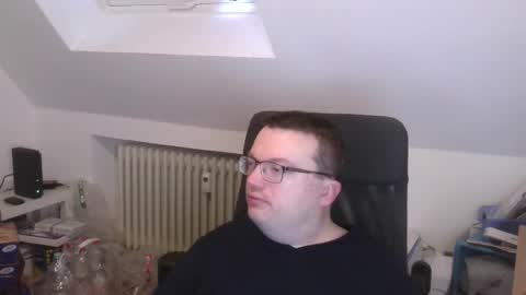 Snapshot of still_alive1985 chatting on 25, 2, 2026 Oliver online show from 25, 2, 2026