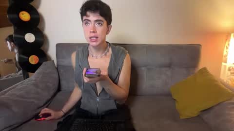 Stolas online show from 12, 2, 2026