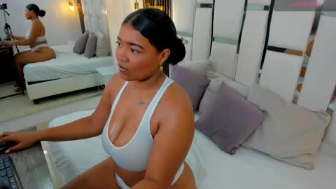 Snapshot of stormy_kox chatting on 18, 12, 2025 Stormy online show from 18, 12, 2025