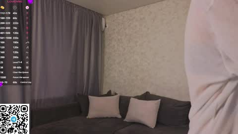 Luna online show from 4, 4, 2026