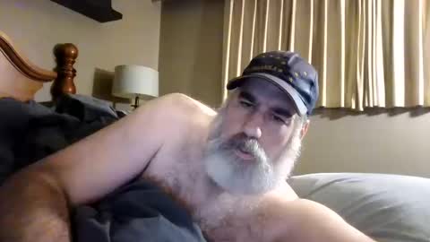 Snapshot of straightbear4you chatting on 13, 10, 2025 Straightbear4you online show from 13, 10, 2025