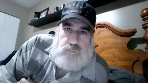 Snapshot of straightbear4you chatting on 17, 10, 2025 Straightbear4you online show from 17, 10, 2025