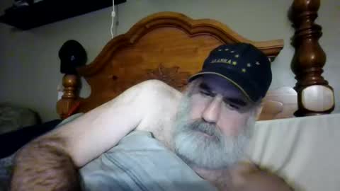 Snapshot of straightbear4you chatting on 24, 10, 2025 Straightbear4you online show from 24, 10, 2025