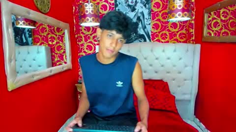 straightyounpein online show from 15, 4, 2026