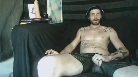 straitpipermann22 online show from 12, 11, 2025