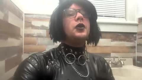 Mistress kinki online show from 9, 11, 2025