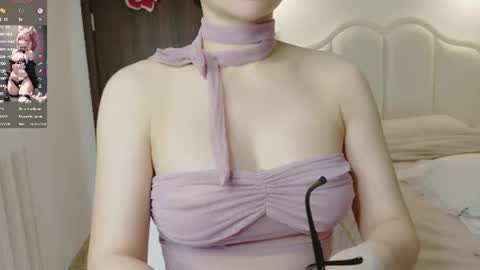 strawberry_loveee online show from 29, 6, 2026