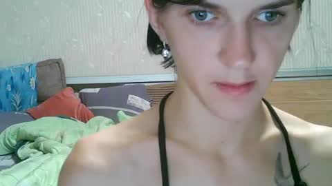 Snapshot of strawberry_storm chatting on 29, 9, 2025 Strawberry Storm online show from 29, 9, 2025