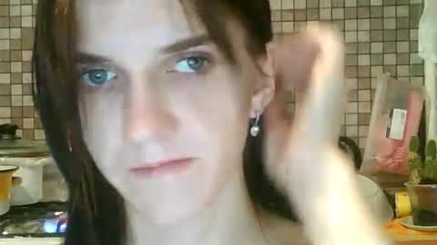 Snapshot of strawberry_storm chatting on 22, 10, 2025 Strawberry Storm online show from 22, 10, 2025