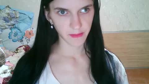 Strawberry Storm online show from 4, 4, 2026