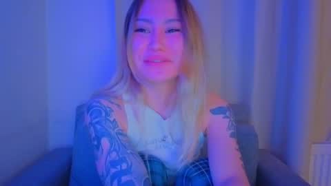 Snapshot of strawberrypie99 chatting on 8, 3, 2026 Tati and Lola online show from 8, 3, 2026