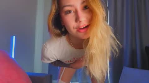 Snapshot of strawberrypie99 chatting on 12, 3, 2026 Tati and Lola online show from 12, 3, 2026