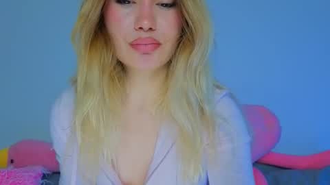 Snapshot of strawberrypie99 chatting on 28, 3, 2026 Tati and Lola online show from 28, 3, 2026