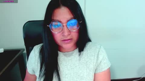 Snapshot of strawlux chatting on 19, 2, 2026 strawlux online show from 19, 2, 2026