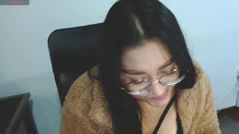 Snapshot of strawlux chatting on 25, 2, 2026 strawlux online show from 25, 2, 2026