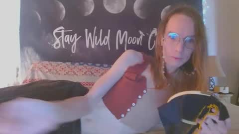 Snapshot of stray_dandelion chatting on 12, 11, 2025 stray_dandelion online show from 12, 11, 2025