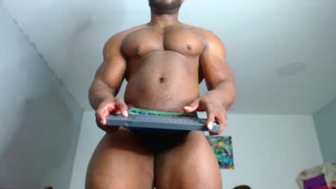 Snapshot of strong_george1 chatting on 19, 12, 2024 strong_george1 online show from 19, 12, 2024