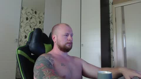 Snapshot of strongass18 chatting on 16, 6, 2026 Alex online show from 16, 6, 2026