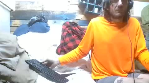 Snapshot of stuchi chatting on 10, 12, 2024 bigbutt n bigcock online show from 10, 12, 2024