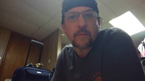 Snapshot of stupid330 chatting on 5, 8, 2026 stupid330 online show from 5, 8, 2026