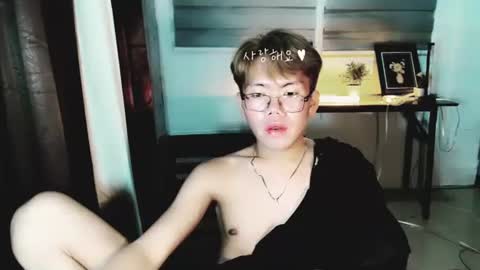 Snapshot of su_jin_oppa chatting on 15, 4, 2026 Su-jin online show from 15, 4, 2026