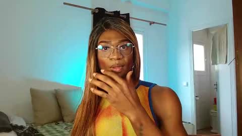 Snapshot of suannyklatten_ chatting on 12, 2, 2025 Suanny Klatten It is my account independent online show from 12, 2, 2025