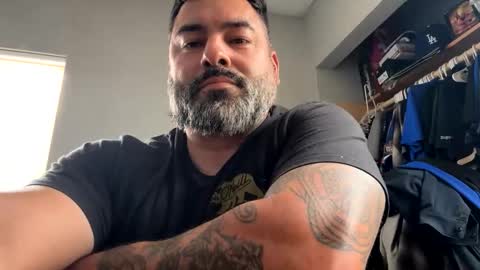 Snapshot of suavecito67 chatting on 25, 4, 2026 suavecito67 online show from 25, 4, 2026