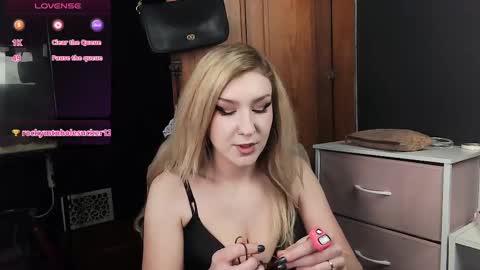 Polly online show from 10, 3, 2025