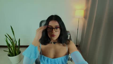 Snapshot of succubus_vitta chatting on 7, 6, 2026 Vitta online show from 7, 6, 2026