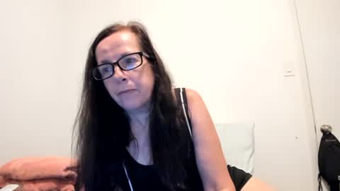 Such A Sassy Peach Goddess online show from 5, 8, 2026