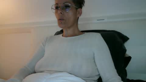 sucrette5629 online show from 13, 5, 2026