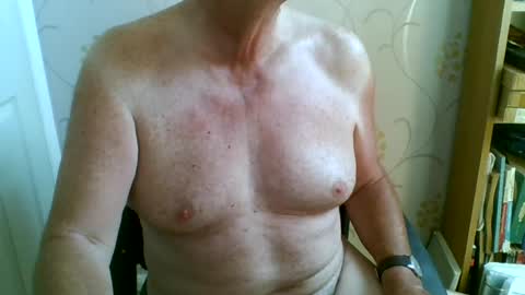 Snapshot of suffolkboy4 chatting on 24, 6, 2026 suffolkboy4 online show from 24, 6, 2026