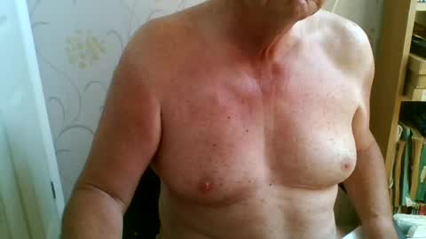Snapshot of suffolkboy4 chatting on 25, 6, 2026 suffolkboy4 online show from 25, 6, 2026