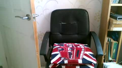 Snapshot of suffolkboy4 chatting on 15, 7, 2026 suffolkboy4 online show from 15, 7, 2026