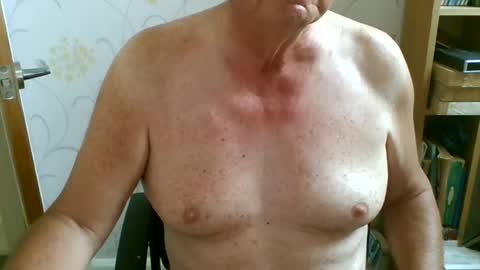 Snapshot of suffolkboy4 chatting on 31, 7, 2026 suffolkboy4 online show from 31, 7, 2026