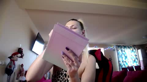 Snapshot of sugar_mayy chatting on 20, 12, 2024 May online show from 20, 12, 2024