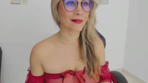 sugar_milff online show from 10, 10, 2025