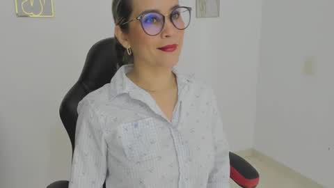 sugar_milff online show from 20, 11, 2025