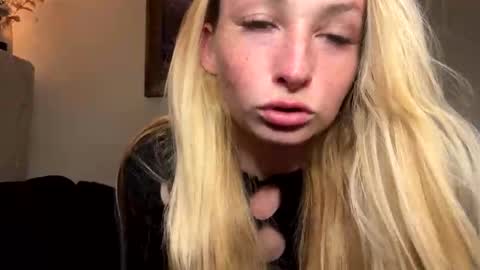 sugarrushxoxo online show from 12, 4, 2026