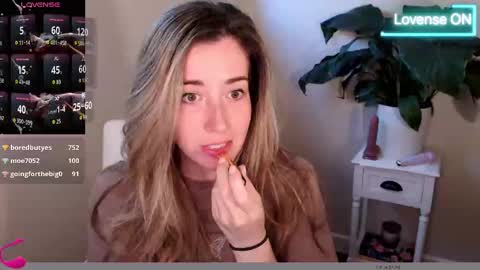 Snapshot of suggestivebehavior chatting on 6, 10, 2025 Mia online show from 6, 10, 2025