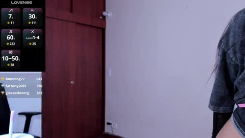 Snapshot of sumeragi_cat chatting on 18, 1, 2025 Nicolle  online show from 18, 1, 2025