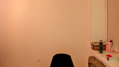 Summer Preston online show from 5, 10, 2025