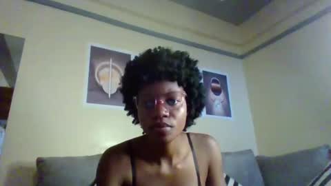 Snapshot of summerbuddy chatting on 5, 1, 2025 summerbuddy online show from 5, 1, 2025