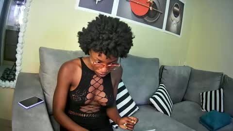 Snapshot of summerbuddy chatting on 6, 1, 2025 summerbuddy online show from 6, 1, 2025
