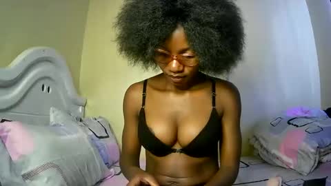 Snapshot of summerbuddy chatting on 18, 2, 2025 summerbuddy online show from 18, 2, 2025