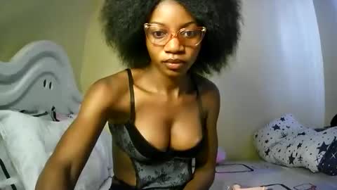 Snapshot of summerbuddy chatting on 20, 2, 2025 summerbuddy online show from 20, 2, 2025