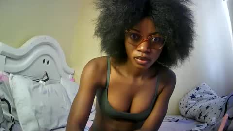 Snapshot of summerbuddy chatting on 20, 2, 2025 summerbuddy online show from 20, 2, 2025