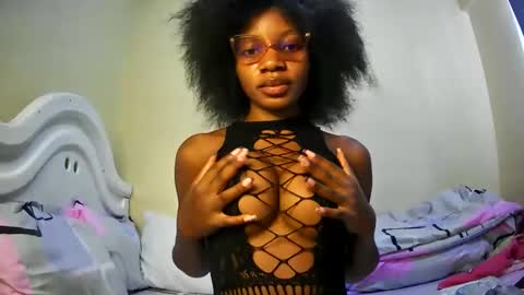 Snapshot of summerbuddy chatting on 22, 2, 2025 summerbuddy online show from 22, 2, 2025