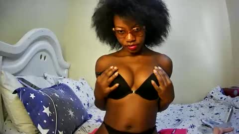 Snapshot of summerbuddy chatting on 5, 3, 2025 summerbuddy online show from 5, 3, 2025