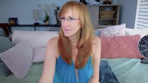 Snapshot of summerknightzzz chatting on 10, 1, 2025 SummerKnightzzz online show from 10, 1, 2025